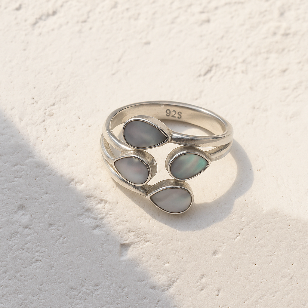 Armadillo Twist Ring