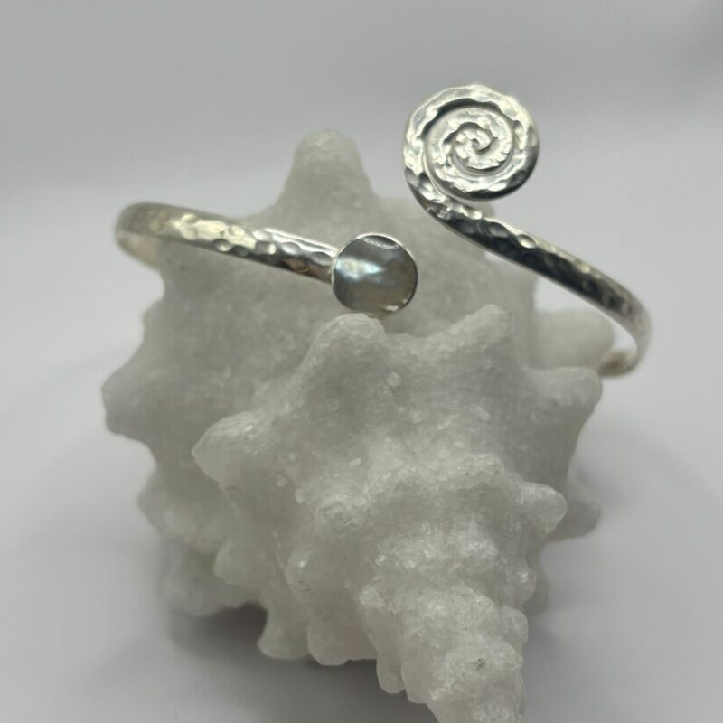 Bransoleta Spiralna z Kamieniem Księżycowym na Ramię