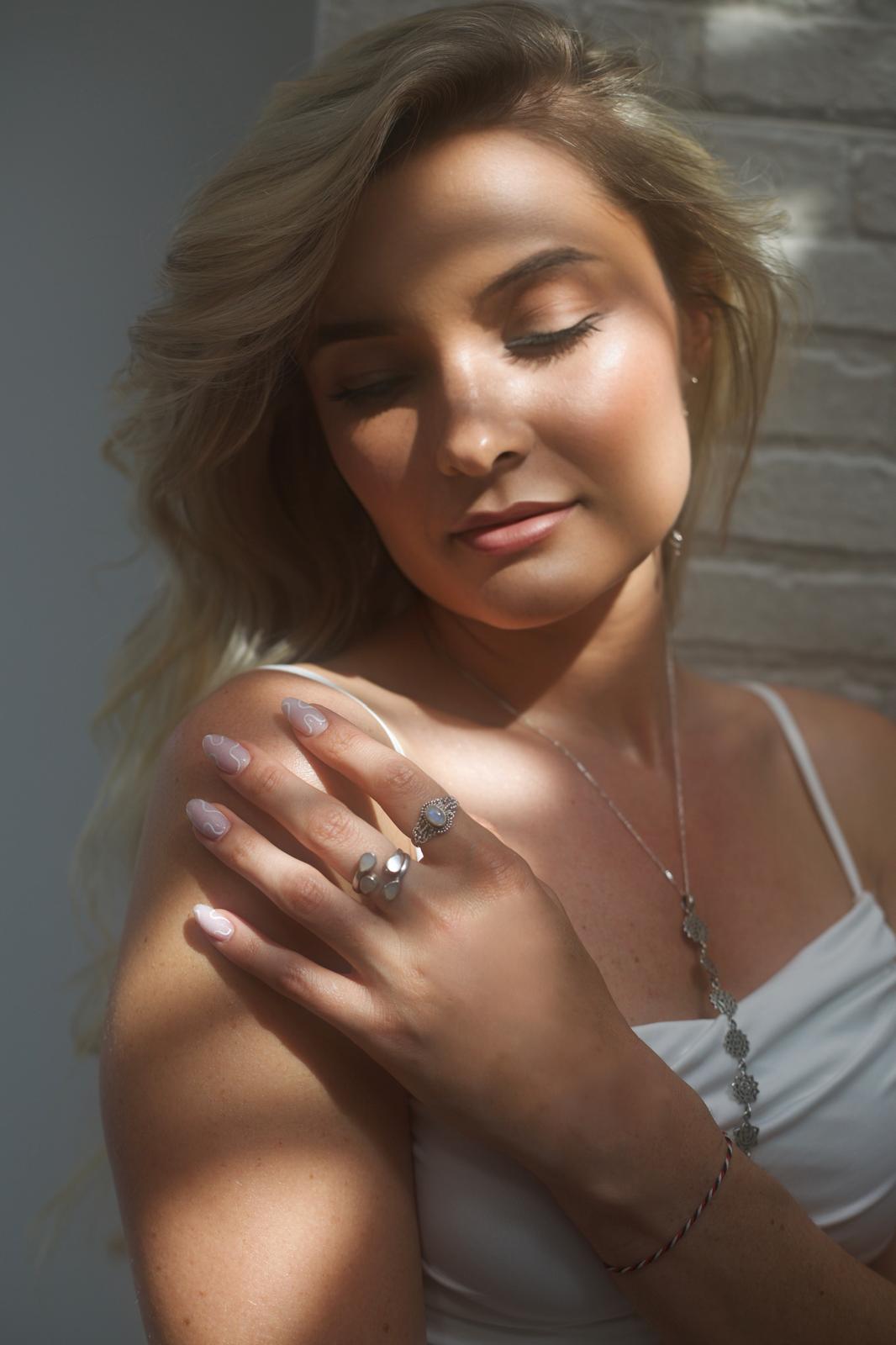 Armadillo Twist Ring - Image 2